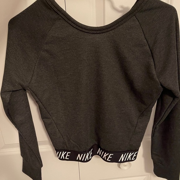 nike top - Picture 2 of 5